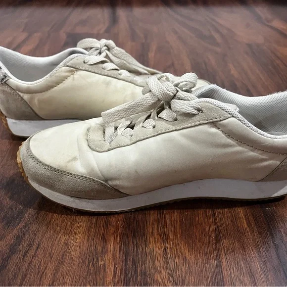 ✨Star Sneakers with Gold Accents - Picture 7 of 7